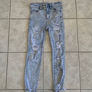 AMERICAN EAGLE SKINNY JEANS (LIGHT WASH)